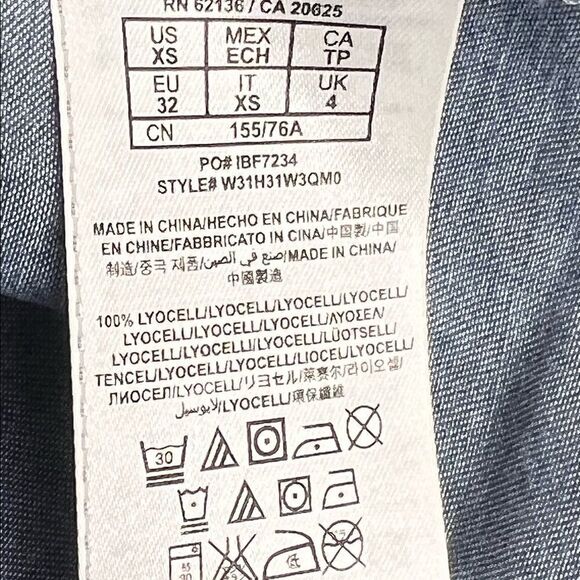 SIZE XS Guess Denim Button Down - Picture 9 of 9